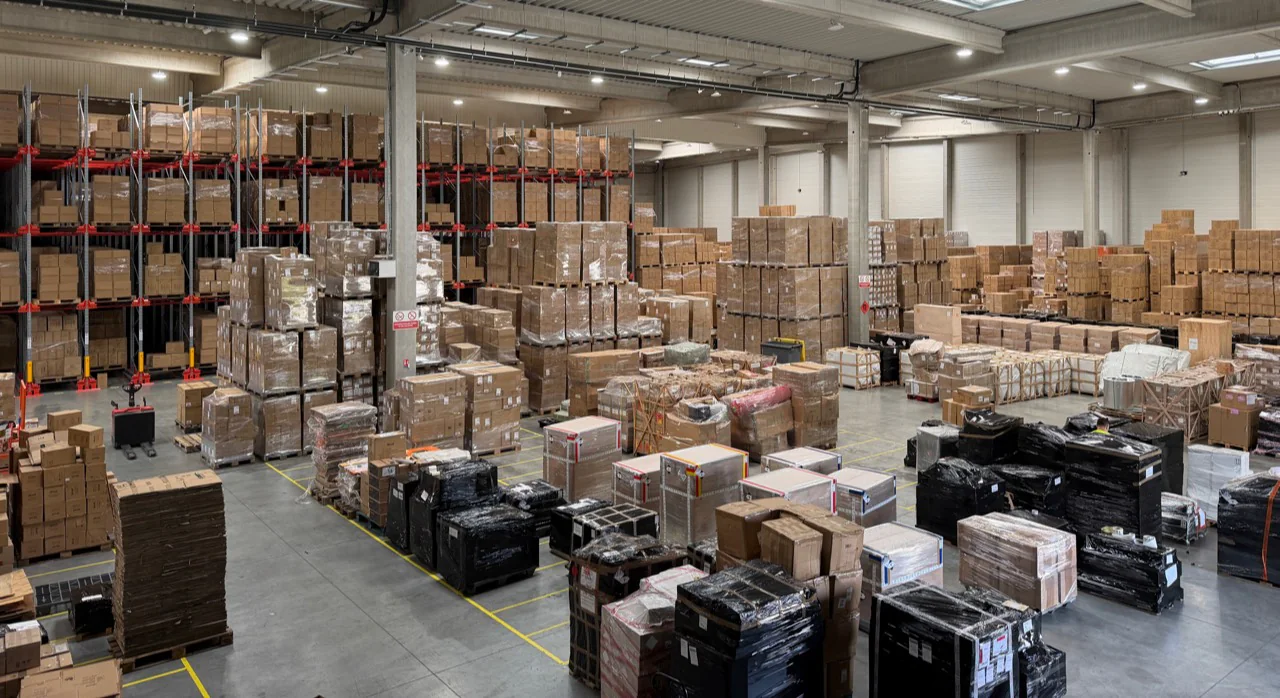Wide view across the FEESGO indoor storage area